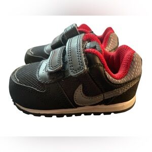 Nike MD Runner Shoes Black Gray Red size 4C